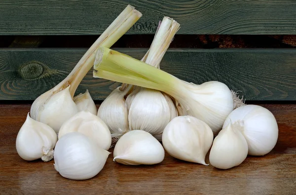 Mesa de ajo de cebollas rocambole — Foto de Stock