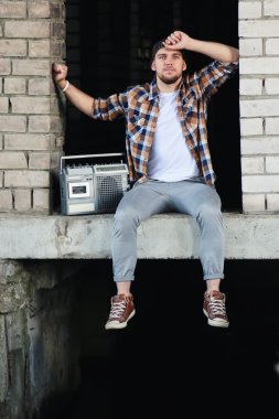 hip hop tarzı adam sakal