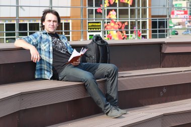 Öğrenci açık öğrenmek yalnız