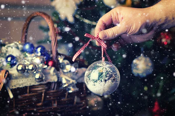 Noel ağacı oyuncak sepeti