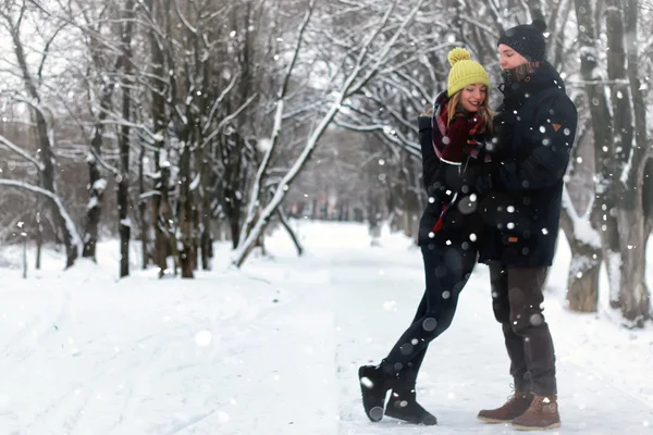 Pareja calle invierno — Foto de Stock