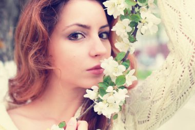 Kız koku ağaç çiçek