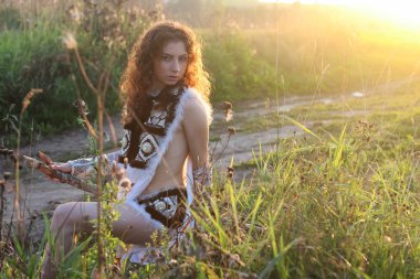 Kız giysi amazon doğa günbatımı