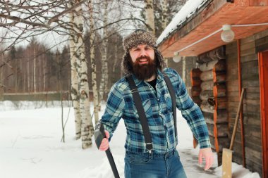 adam balta ile kışın