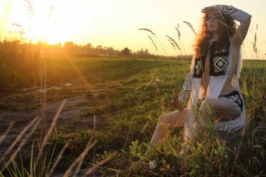 Kız giysi amazon doğa günbatımı