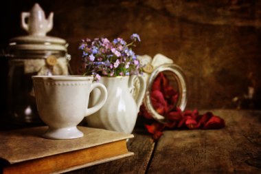 Retro vintage fotoğraf çay gül kuru yaprağı ile etkisi