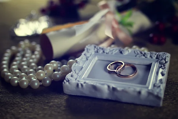 Anillo de boda tonificado fondo invitación — Foto de Stock