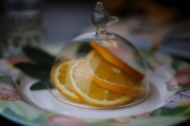 tonda turuncu meyve tabağı