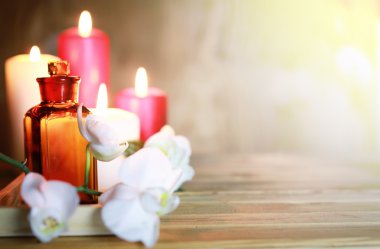 Spa aksesuarları mum ve şişe