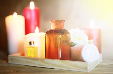 Spa aksesuarları mum ve şişe