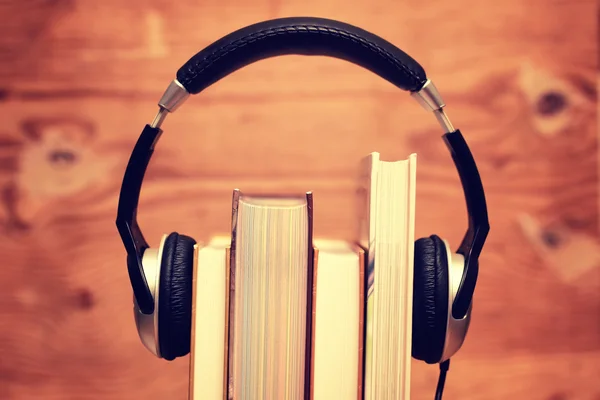 Kulaklık Audiobook kavramı — Stok fotoğraf