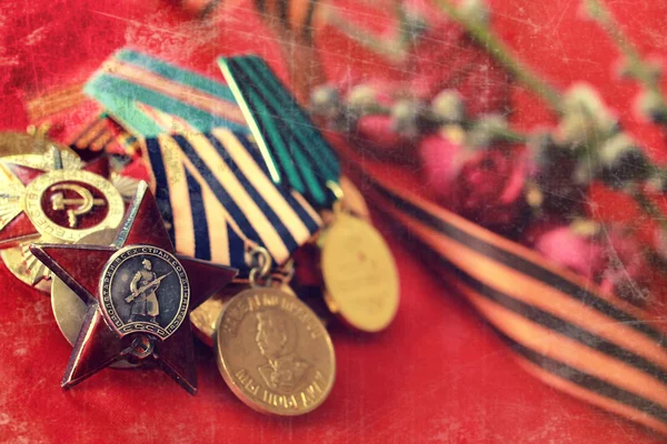 Büyük Vatanseverlik Savaşı madalya kompozisyon Retro etkisi