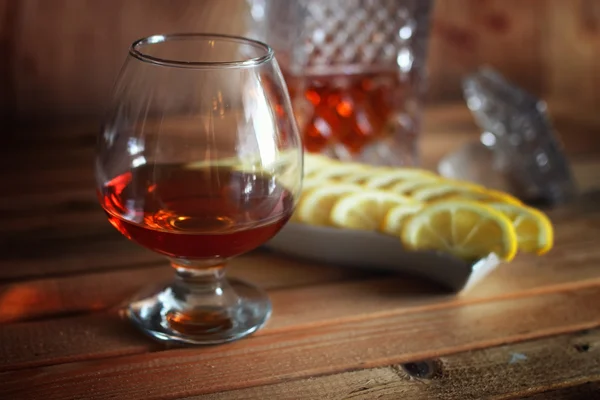 Alkohol brandy Ställ glas och karaff — Stockfoto