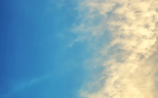 Lágy kék ég és a naplemente felhő — Stock Fotó