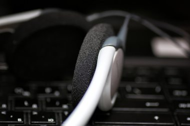 kulaklık klavye siyah