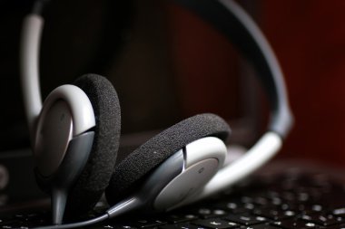 kulaklık klavye siyah