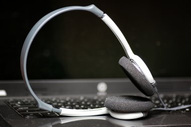 kulaklık klavye siyah