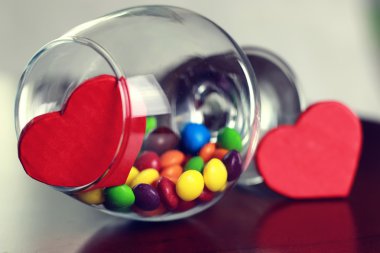 şeker hapı ile cam