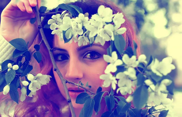 park şube ağaç çiçek kadınlarda