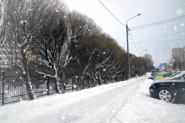 Зимняя снежная дорога — стоковое фото