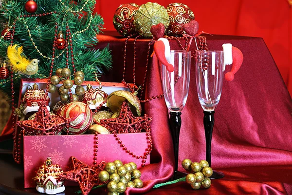 Año Nuevo árbol decoraciones gafas — Foto de Stock
