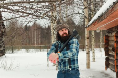 adam balta ile kışın