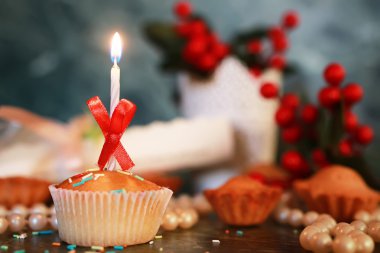 bir mum tatil ile cupcake