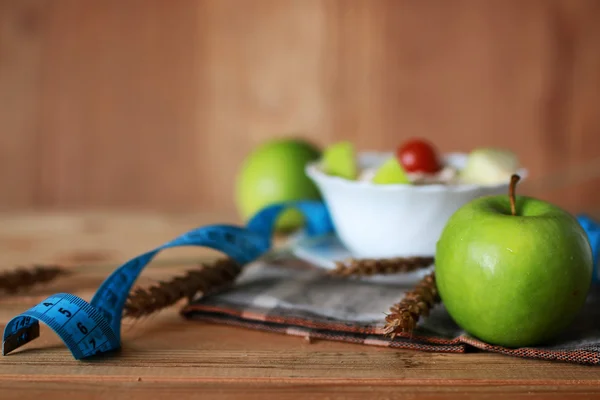 Petit déjeuner régime alimentaire fruit pomme centimètre — Photo