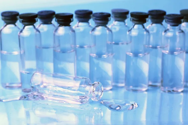 Ampollas médicas aisladas — Foto de Stock