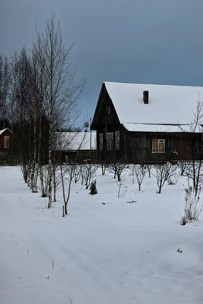 Hus landsbygdens vinter — Stockfoto