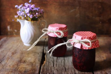 Retro rustik ev yapımı reçel kavanoz