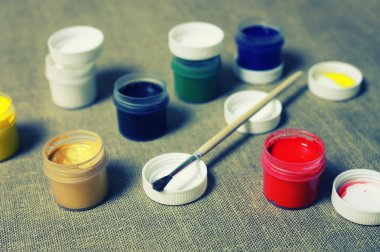 boya... kutularını tonda kümesi