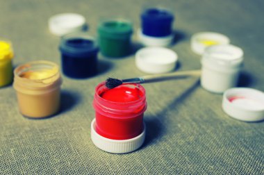 boya... kutularını tonda kümesi