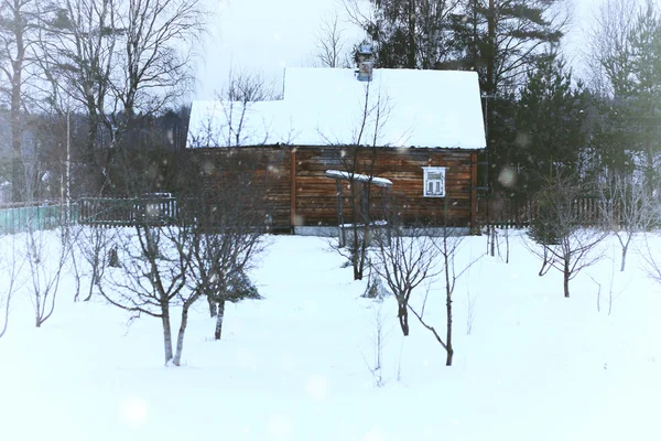 Casa no campo rural Inverno — Fotografia de Stock