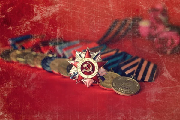 Büyük Vatanseverlik Savaşı madalya kompozisyon Retro etkisi