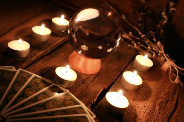 Kehanet tarot kartları mum