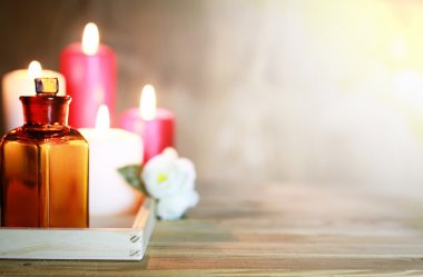 Spa aksesuarları mum ve şişe