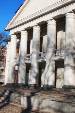 Makro sütun binanın