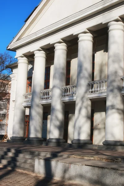 Makro sütun binanın