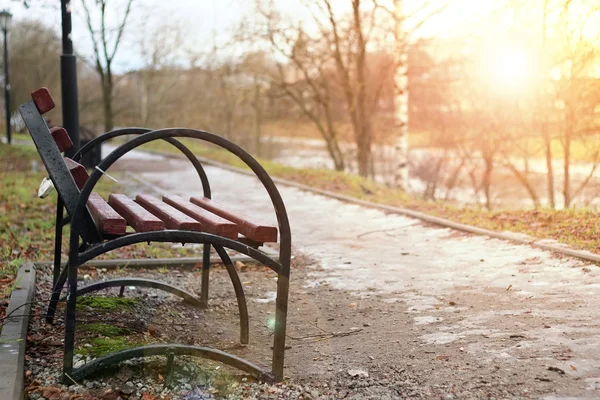 Lavička v parku Sunset — Stock fotografie