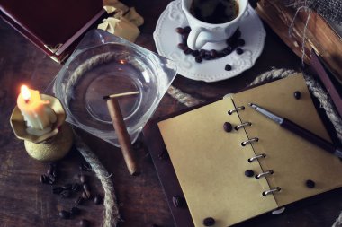 Retro kağıt boş ve nesneleri ip puro kalem