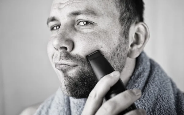 Monocromático texturizado retrato barba homem barbear — Fotografia de Stock