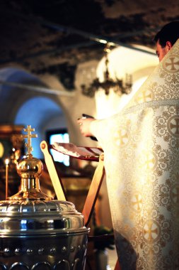 Kilise hizmeti haçlar