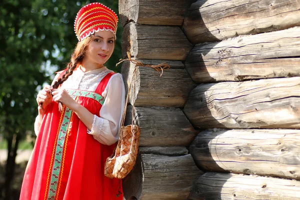 Chica tradicional vestido registro — Foto de Stock