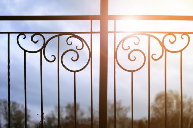 gün batımı ve işlenmiş geçit