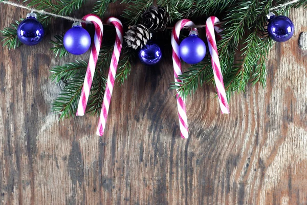 Candy Sticks ornamento bola de Natal — Fotografia de Stock