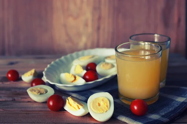 Egg breakfast fruit wooden background — Stock Photo, Image