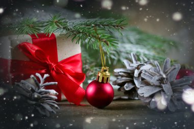 tarçınlı şeker çam koni Noel ağacı