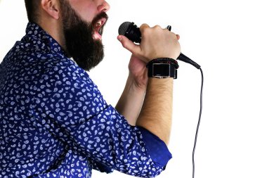 sahne el mikrofon tutun