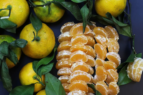 Mandarin fruit isolate black — Stock Photo, Image